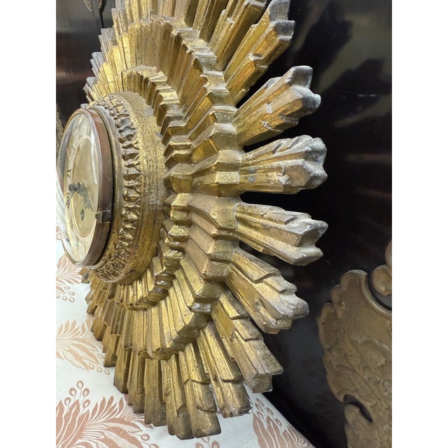 Vintage Gold Gilt Sunburst Clock With Original Key For Sale In Orlando - Image 6 of 8