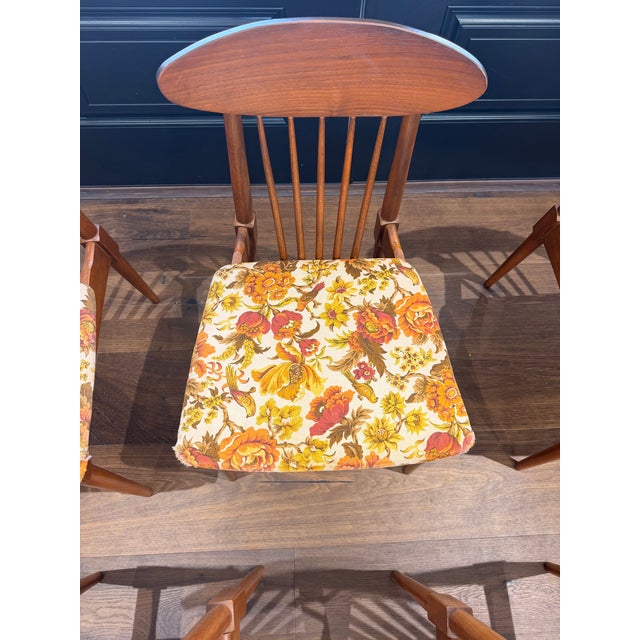 Mid-Century Modern Broyhill Sculptra Attributed Dining Chairs – Set of 6 With Captain Chair – Walnut For Sale - Image 6 of 17