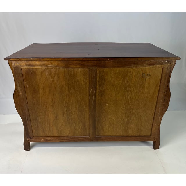 Vintage French Provincial Style Carved Walnut Bombé Commode For Sale - Image 4 of 13