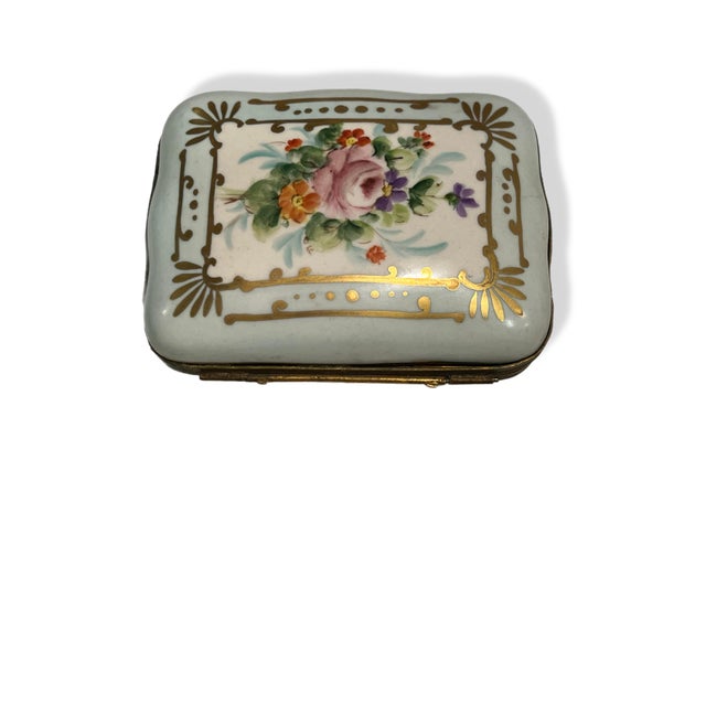 Limoges, France Vintage Limoges Porcelain Peint Main Light Blue & Gold Floral Dresser Trinket Box For Sale - Image 4 of 11