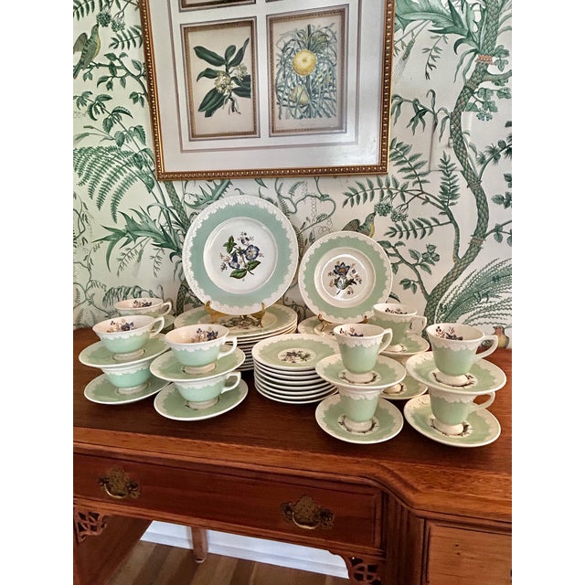 1930’s Wedgewood China Corinthian Hampton Court With Celadon Mint Green Rim - A Set of 60 Pieces For Sale - Image 18 of 18