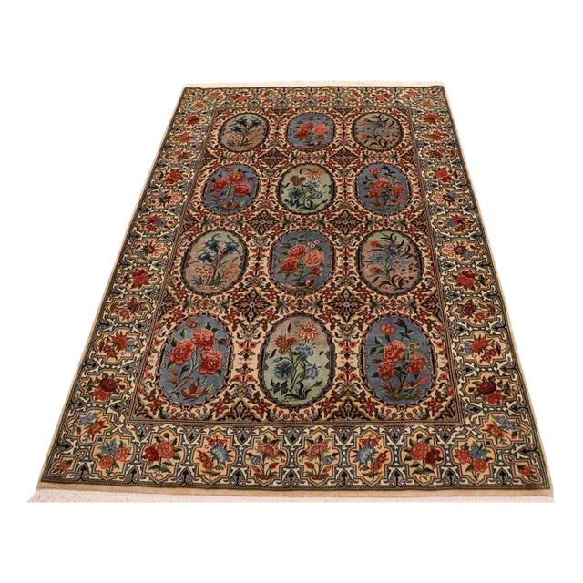 Middle Eastern Hand-Knotted Sarough Rug in Wool and Silk For Sale