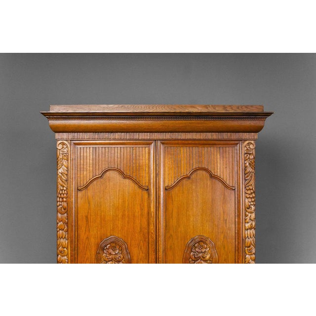 Brown Art Nouveau Wardrobe in Oak For Sale - Image 8 of 18