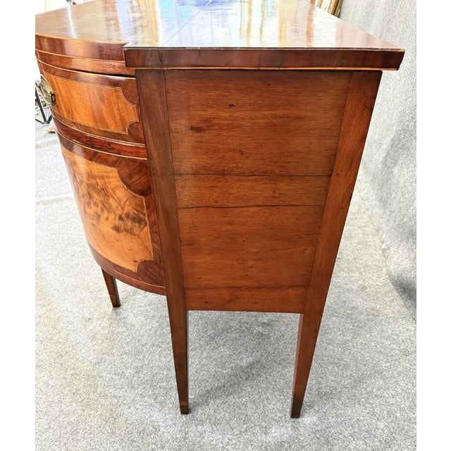Circa 1790s American Federal Mahogany Bellflower-Inlaid Sideboard For Sale - Image 10 of 18