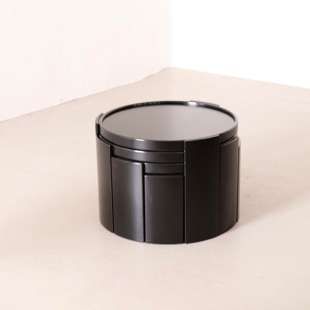 Contemporary Vintage 783 Nesting Tables by Gianfranco Fratti for Cassina, 1980s, Set of 4 For Sale - Image 3 of 9