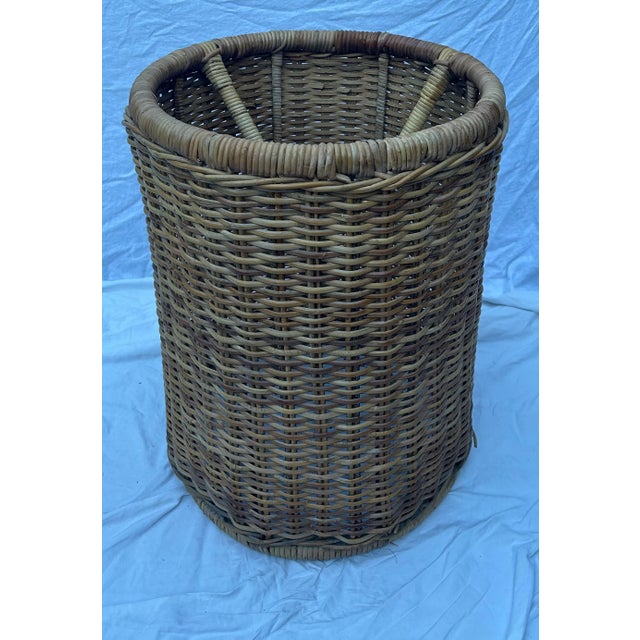Late 20th Century California Coastal Chic Rattan Wicker Round Table With Glass Top For Sale - Image 5 of 9