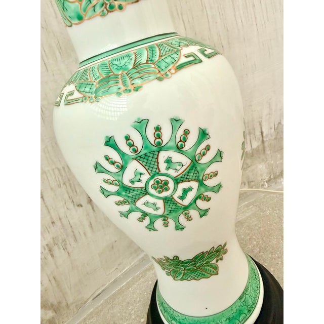 Chinoiserie Vintage Chinoiserie Famille Verte Green and White Hand Painted Porcelain Baluster Vase Table Lamp on a Black Wood Base For Sale - Image 3 of 12