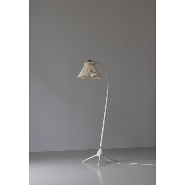 Severin Hansen Sculptural Tripod Bridge Floor Lamp attributed to Severin Hansen, Denmark, 1950s For Sale - Image 4 of 17