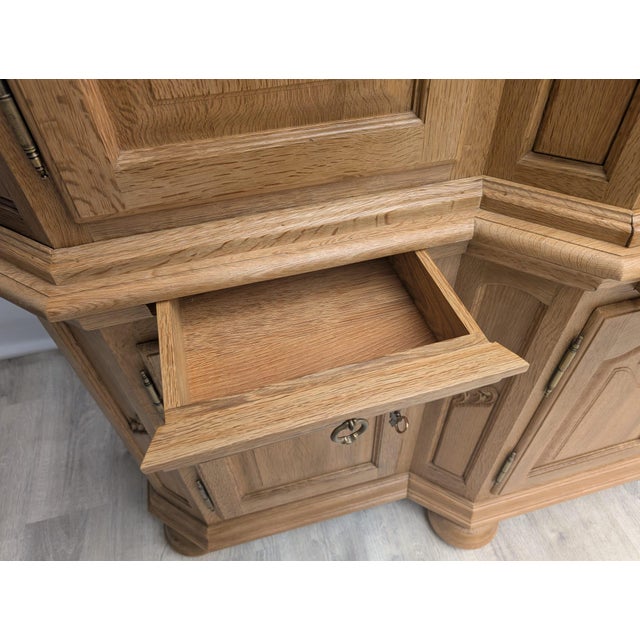 Display Cabinet in Oak For Sale - Image 17 of 18