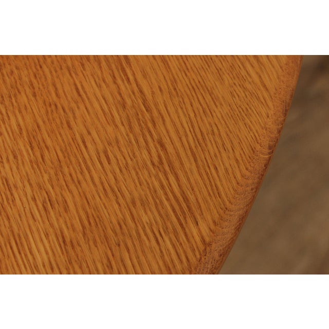 2000 - 2009 Solid Oak Round Expandable Pedestal Dining Table For Sale - Image 5 of 12