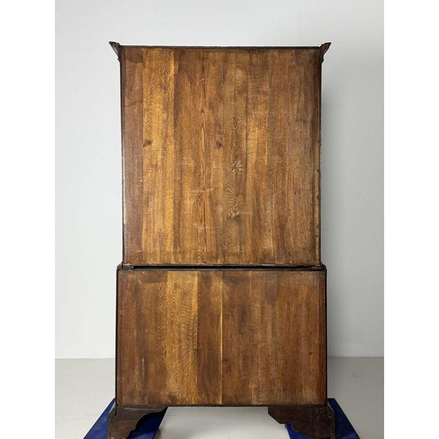 English Tallboy in Oak, 1800s For Sale - Image 11 of 18