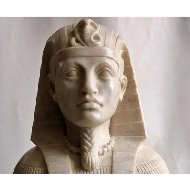 Italian Sculpture " Egyptian Pharaoh " Carrara Marble 20th Century H: 52cm 20th Century marble sculpture very good...