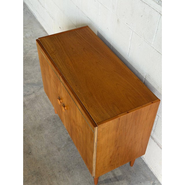 Vintage Danish Modern Teak Storage Cabinet Credenza on Tapered Legs For Sale In Los Angeles - Image 6 of 8