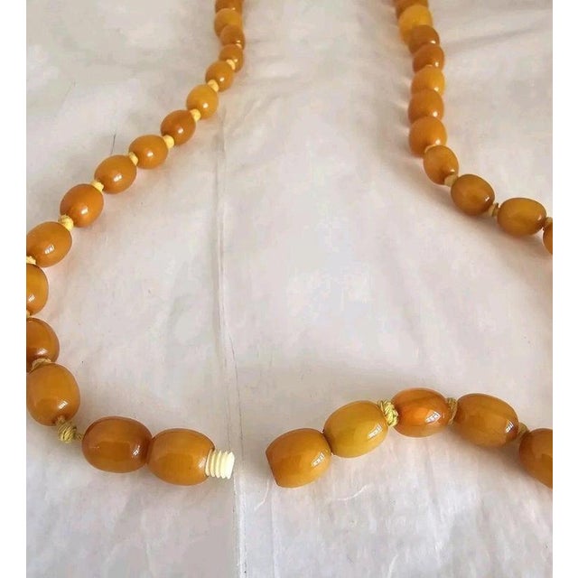 Antique Art Deco Graduated Amber Marbled Bead Necklace, 1930 For Sale - Image 18 of 18