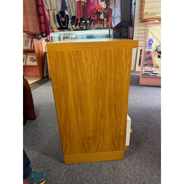 White Modernage Midcentury Furniture Company New York & Miami Beach White & Maple Dresser & Mirror With Horizontal Pulls For Sale - Image 8 of 17