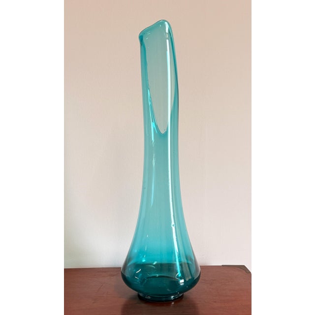 Viking Glass Company Large Mid Century Modern Tall Teal Stretch Glass Swung Vase - Viking Style For Sale - Image 4 of 8