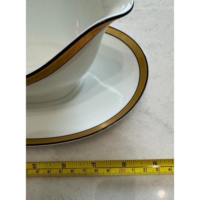 Vintage Hutschenreuther Selb Bavaria Classica Gravy Boat Attached Underplate Gold Trim Pasco For Sale - Image 9 of 10