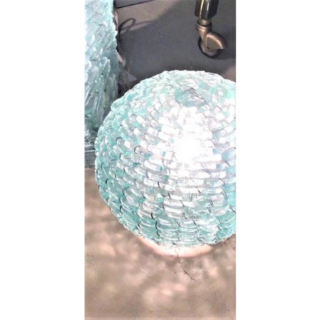 Mid-Century Modern Italian Frosted Glass and Wire Mesh Tao Lamp, 1960s For Sale - Image 3 of 5