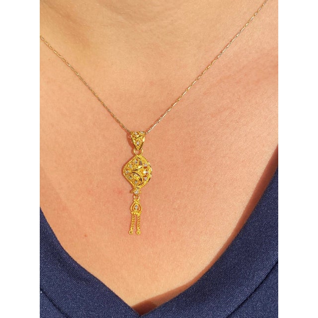 Contemporary Ladies Ornate Two Tone 22Karat Drop Necklace set with Diamonds For Sale - Image 3 of 3