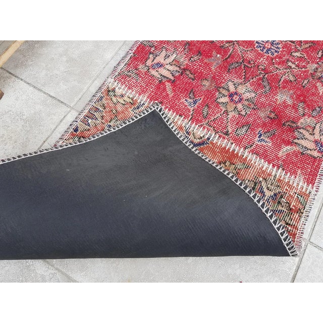 1960s Anatolian Bohemian Oushak Runner For Sale - Image 6 of 10