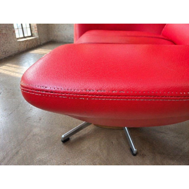 Red Scandinavian Modern High-Back Swivel Lounge Chairs in Leather & Aluminum from UP Závody Rousínov, Czechoslovakia, 1960s, Set of 2 For Sale - Image 8 of 10