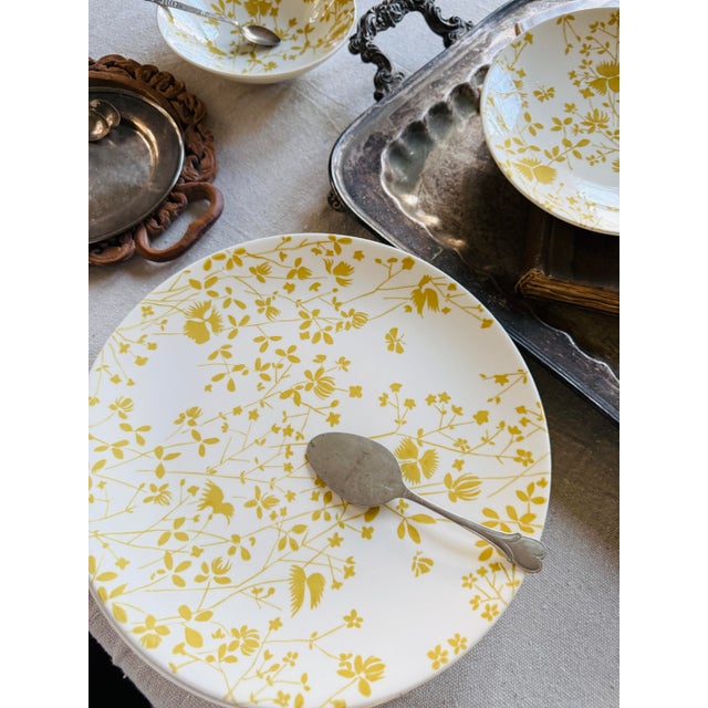 Set of 4 Sheffield Ironstone Golden Meadow 7” Salad Plates 1950s Vintage English Ironstone For Sale In Chicago - Image 6 of 6