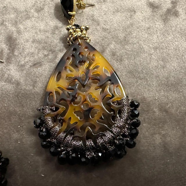 Gemstone 1990s Vintage Fake TortoiseShell Lucite and Black Onyx Chandelier Earrings For Sale - Image 7 of 9