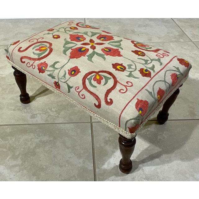 Antique Suzani Embroidered Footstool – Silk Hand-Stitched Needlepoint For Sale In Miami - Image 6 of 14