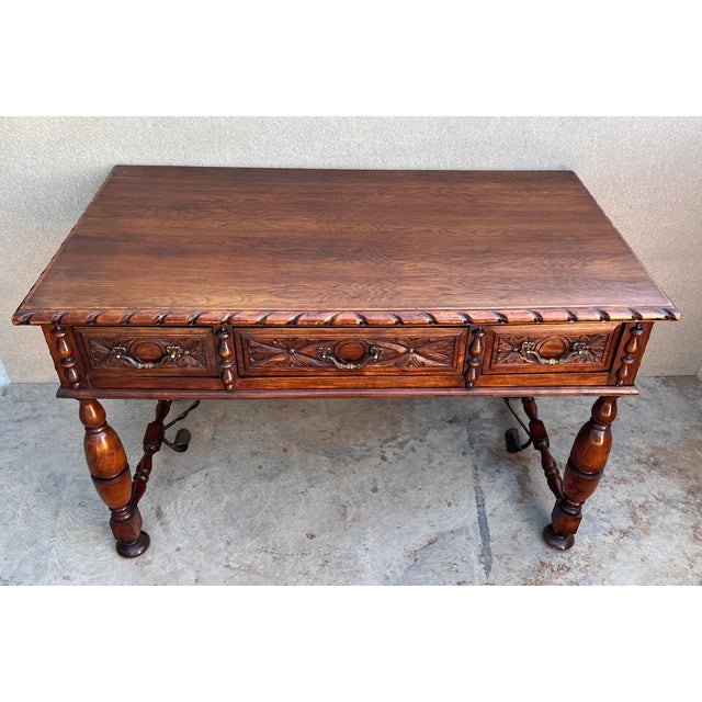 1910s 20th Two Sides French Louis XV Style Carved Walnut Desk With Three Drawers For Sale - Image 5 of 10