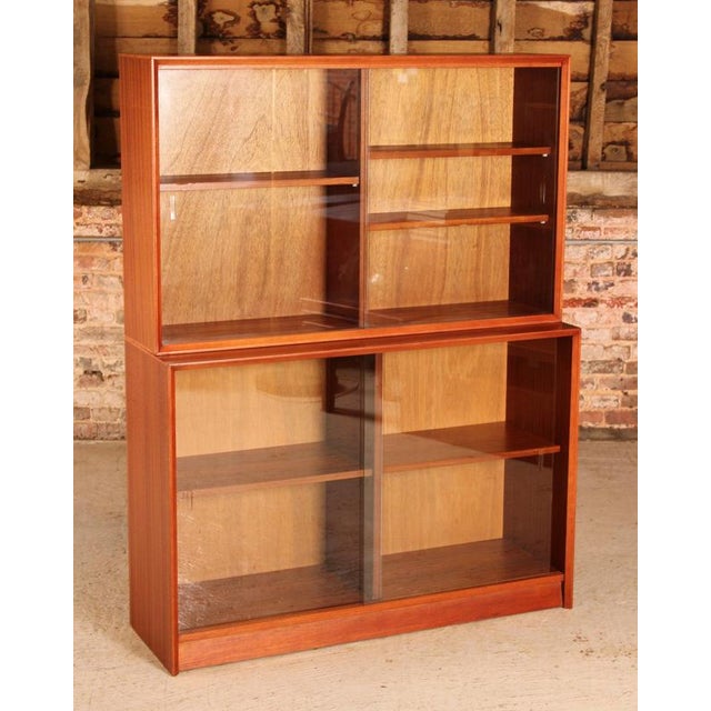 Mid-Century Modern Bookcase in Glazed Mahogany by Herbert E Gibbs, 1970s For Sale - Image 3 of 12