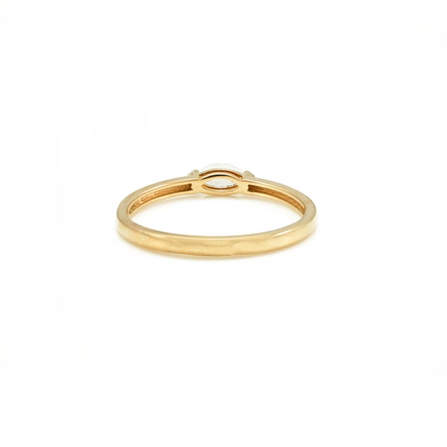 Tiny East and West Aquamarine Ring Size 7 For Sale In New York - Image 6 of 7