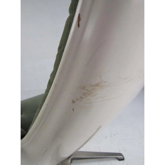 Metal Pair of Mid Century Fiberglass Swivel Lounge Chairs For Sale - Image 7 of 13