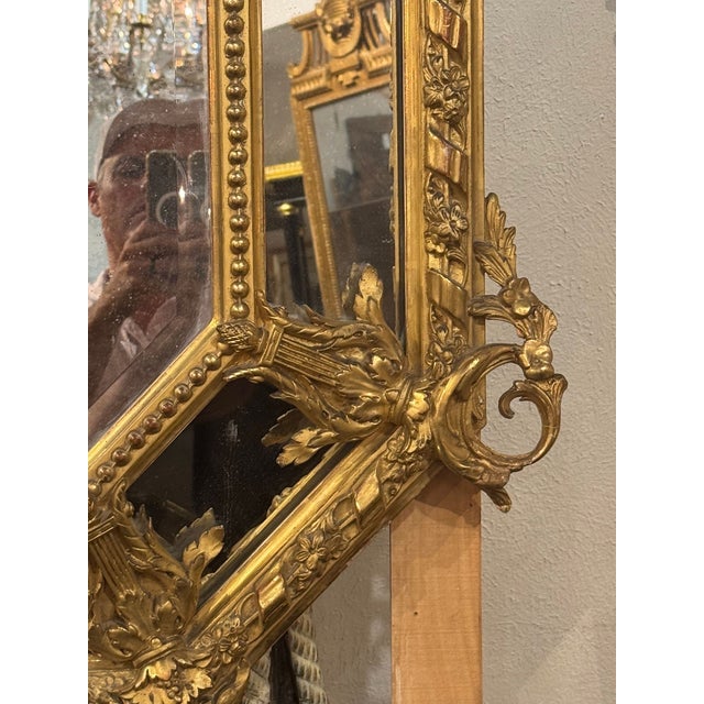 19th C. French Louis XV Giltwood Cushion Mirror For Sale In Dallas - Image 6 of 9