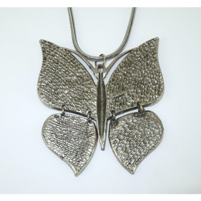 1970s Silver Metal Articulated Butterfly Pendant Necklace, c.1970 For Sale - Image 5 of 12