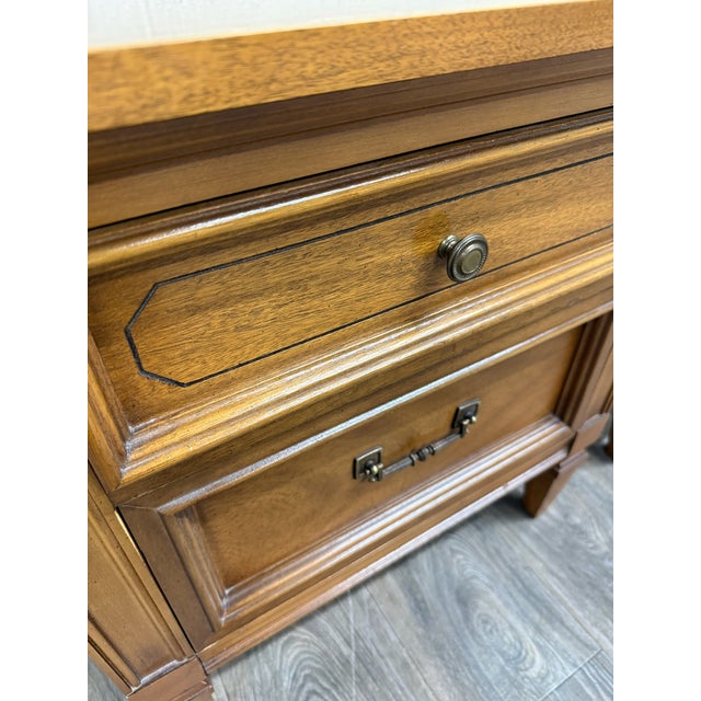 Dixie Furniture Co. Vintage Dixie Furniture Mid Century Traditional Neoclassical Nightstands - Pair For Sale - Image 4 of 17