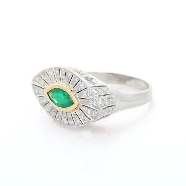 Statement Evil Eye Emerald Diamond Protection Ring in 18k Size 7 For Sale In New York - Image 6 of 9