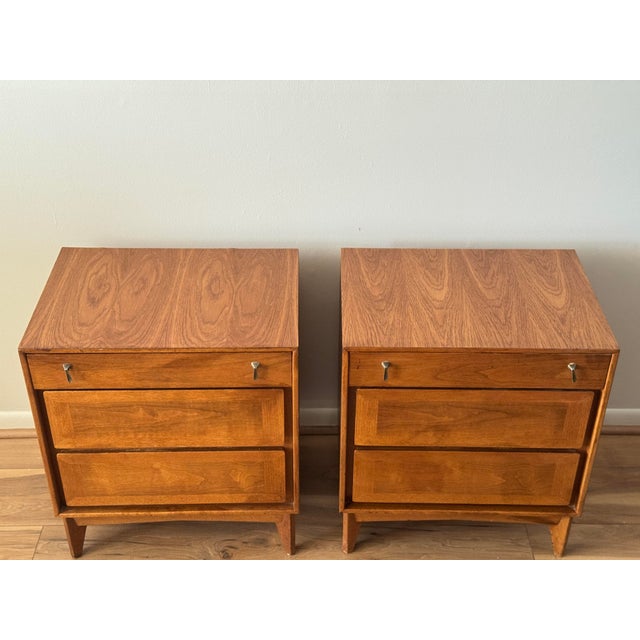 Mid-Century Modern Pair of Mid-Century Modern Walnut Nightstands With Drawer Pulls, 1960s For Sale - Image 3 of 12