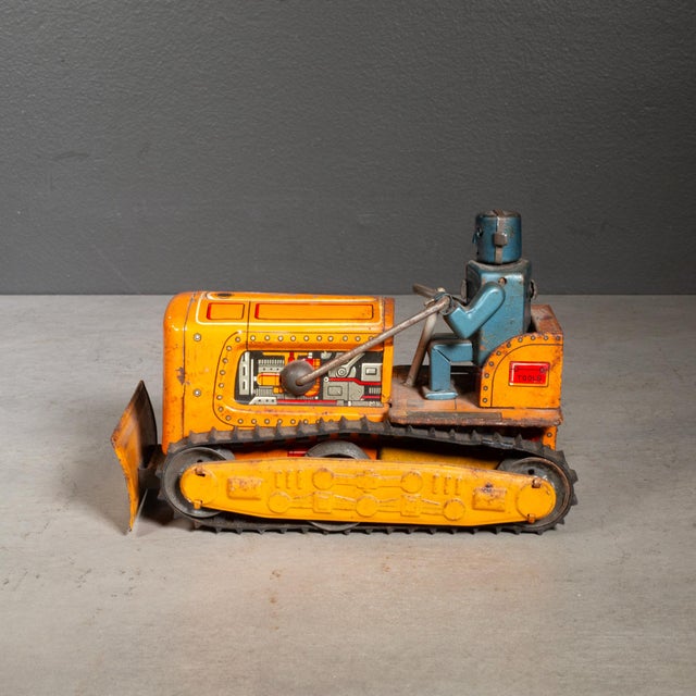 Mid-Century Modern Rare Yoshiya Robot Bulldozer Tin Lithograph Toy-Japan c.1955 For Sale - Image 3 of 7