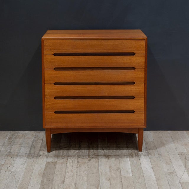 Mid-Century e.w. Bach Tall Teak Dressers With Sculpted Handles c.1950 For Sale - Image 4 of 18
