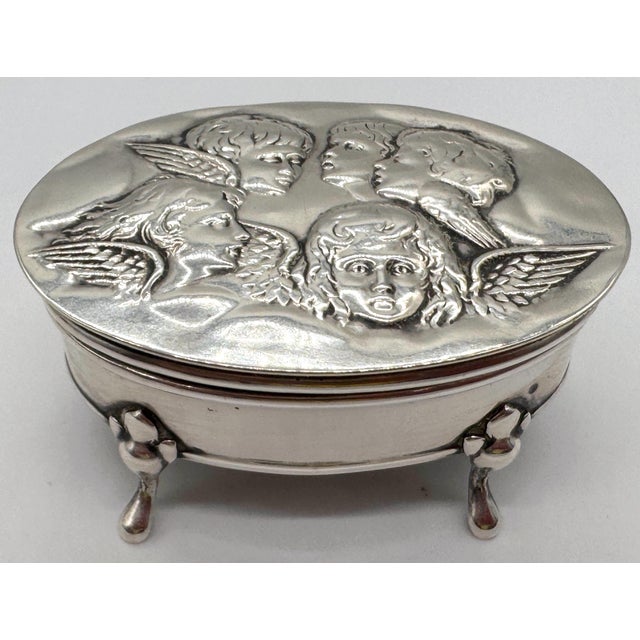 Metal Edwardian Sterling Silver Oval Trinket Box Raphael Angel Heads, Birmingham, 1912 For Sale - Image 7 of 18