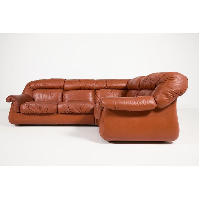 1970’s Italian design modular sofa in brown leather consisting of 3 loose elements: 2 seater, corner and one seat end...