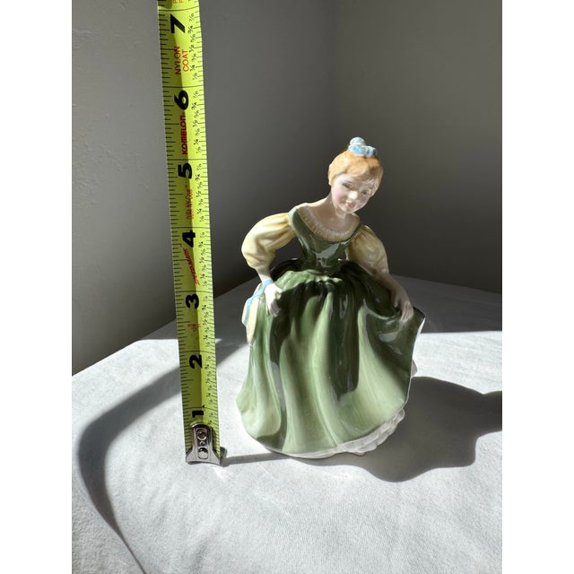 Mid 20th Century Royal Doulton Figurine ~ “Fair Maiden” ~ Hn 2211 For Sale - Image 9 of 12