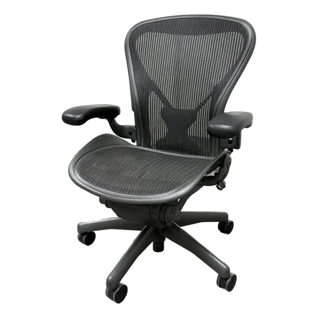 Herman Miller Aeron Office Chair, Size B For Sale