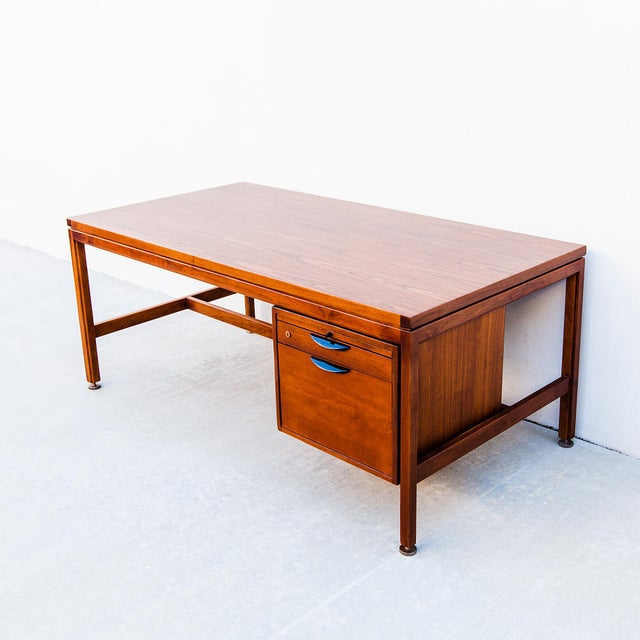 Jens Risom Jens Risom Attributed Walnut & Rosewood Executive Desk, 1960s Mid Century Modern For Sale - Image 4 of 14