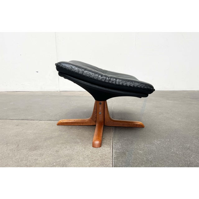 Mid-Century Modern Danish Reclining Ottoman in Teak and Leather from Berg Furniture, 1960s For Sale - Image 18 of 18