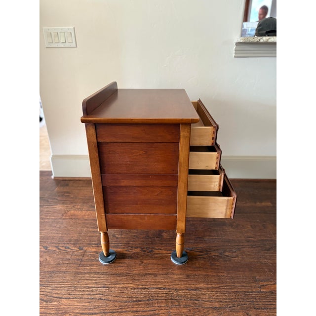 American 1990s Lexington Cherry Shaker Style 5-Drawer Bedside Chest / Nightstand For Sale - Image 3 of 12
