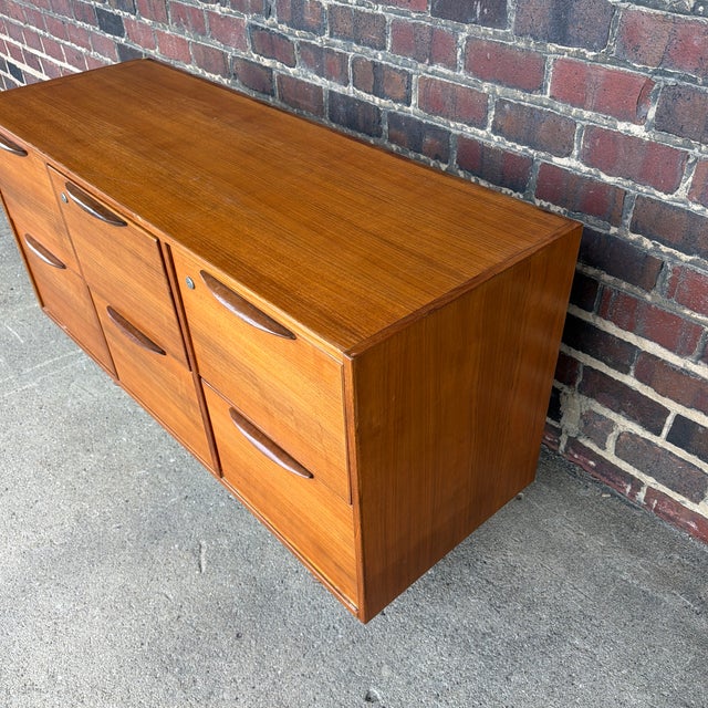 Jens Risom Jens Risom Danish Modern Teak & Walnut Six-Drawer Filing Cabinet Credenza For Sale - Image 4 of 9