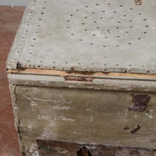 Metal Antique Trunk in Wood, Metal, and Leather For Sale - Image 7 of 18