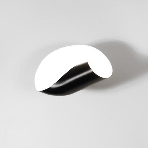 Sconce wall lamp model 'conche wall lamp' designed by serge mouille in 1962. Manufactured by editions serge mouille in...