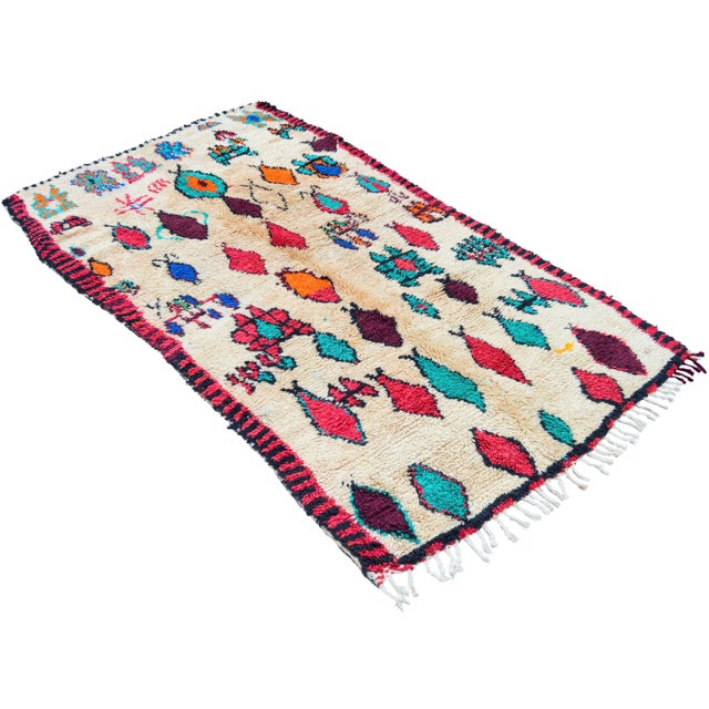 Mid 20th Century Vintage Moroccan Rug - 4′8″ × 8′2″ For Sale In New York - Image 6 of 11
